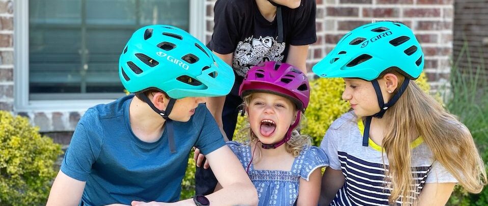 Junior Cycling Apparel - MTB Shorts, Jerseys | Vélozone