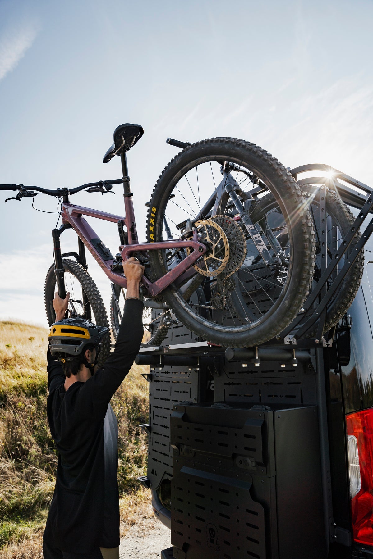 VAN D'ICI | Tubes horizontaux pour support de porte arrière