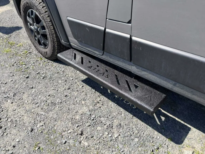 Atlas Marchepieds Ram Promaster, vue de profil