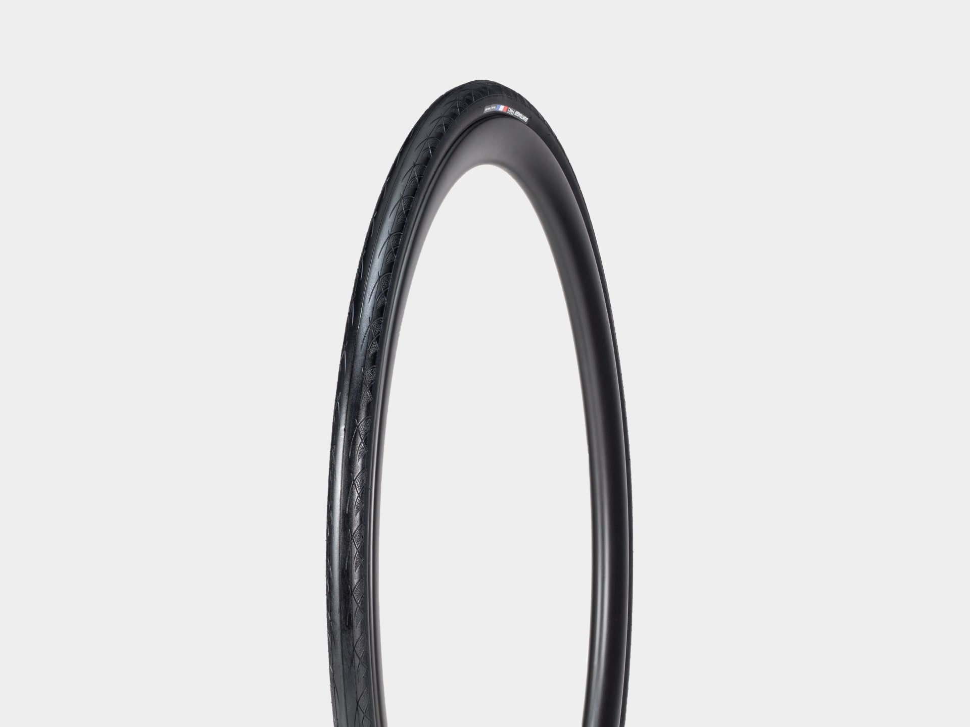 Bontrager AW1 Hard-Case Road Tire 700 x 28, trois-quarts avant