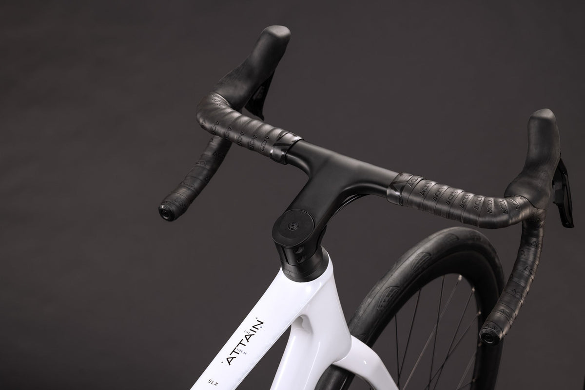 Cube Attain C:62 SLX (2027), guidon et potence