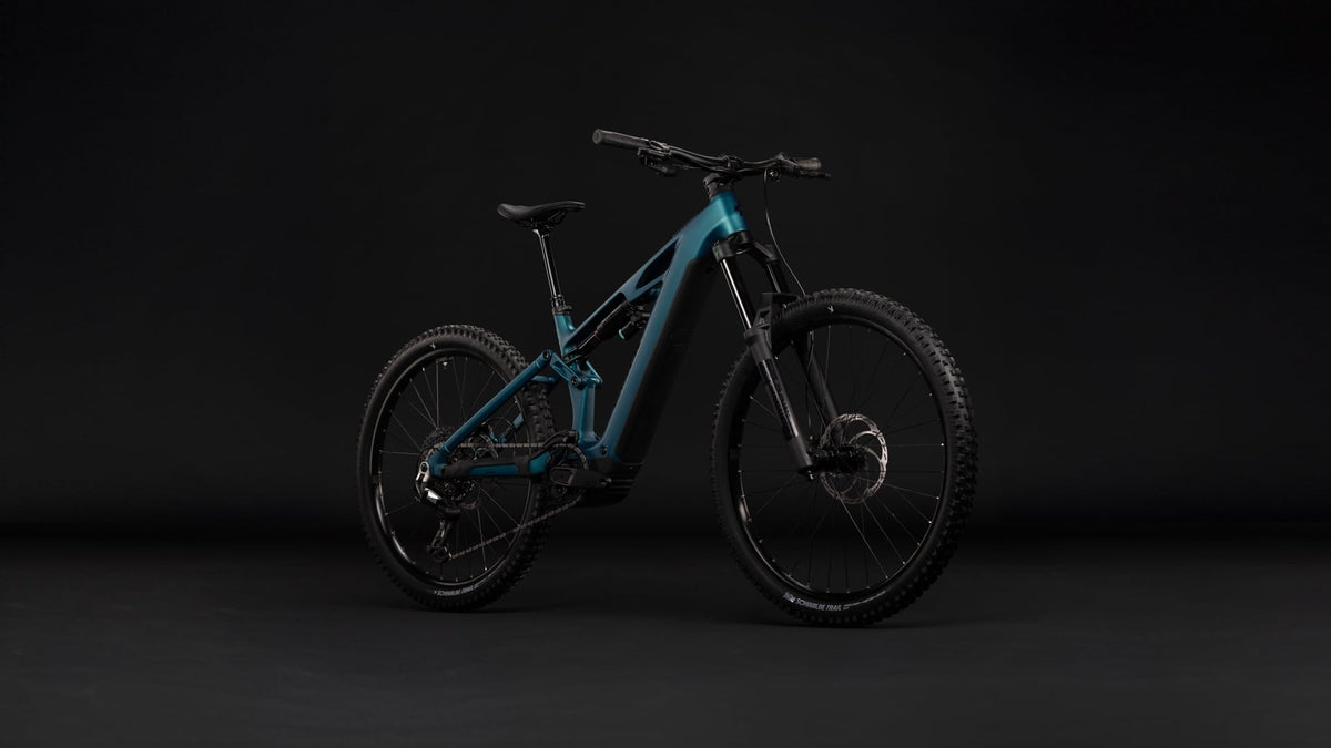 Cube Stereo Hybrid ONE77 HPC Race 800 – Vélo de montagne électrique, trois-quarts avant