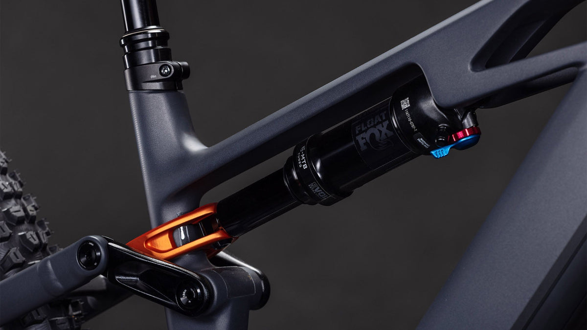 Vélo électrique Cube Stereo Hybrid ONE44 HPC SLX 800 gris et orange, suspension arrière