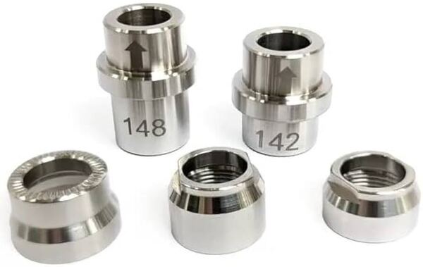 WAHOO | KIT D'ADAPTATEUR D'AXE TRAVERSANT KICKR 142/148MM (V2)