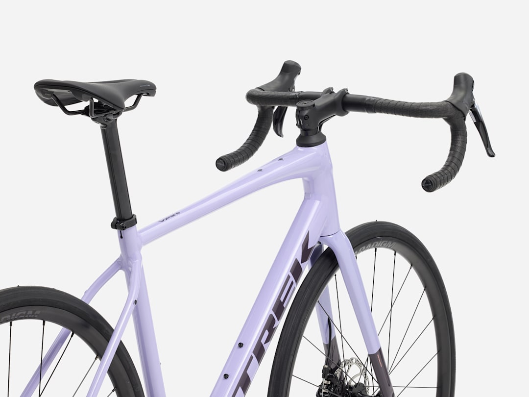 Trek Domane AL 2 Gen 4 2027, cockpit