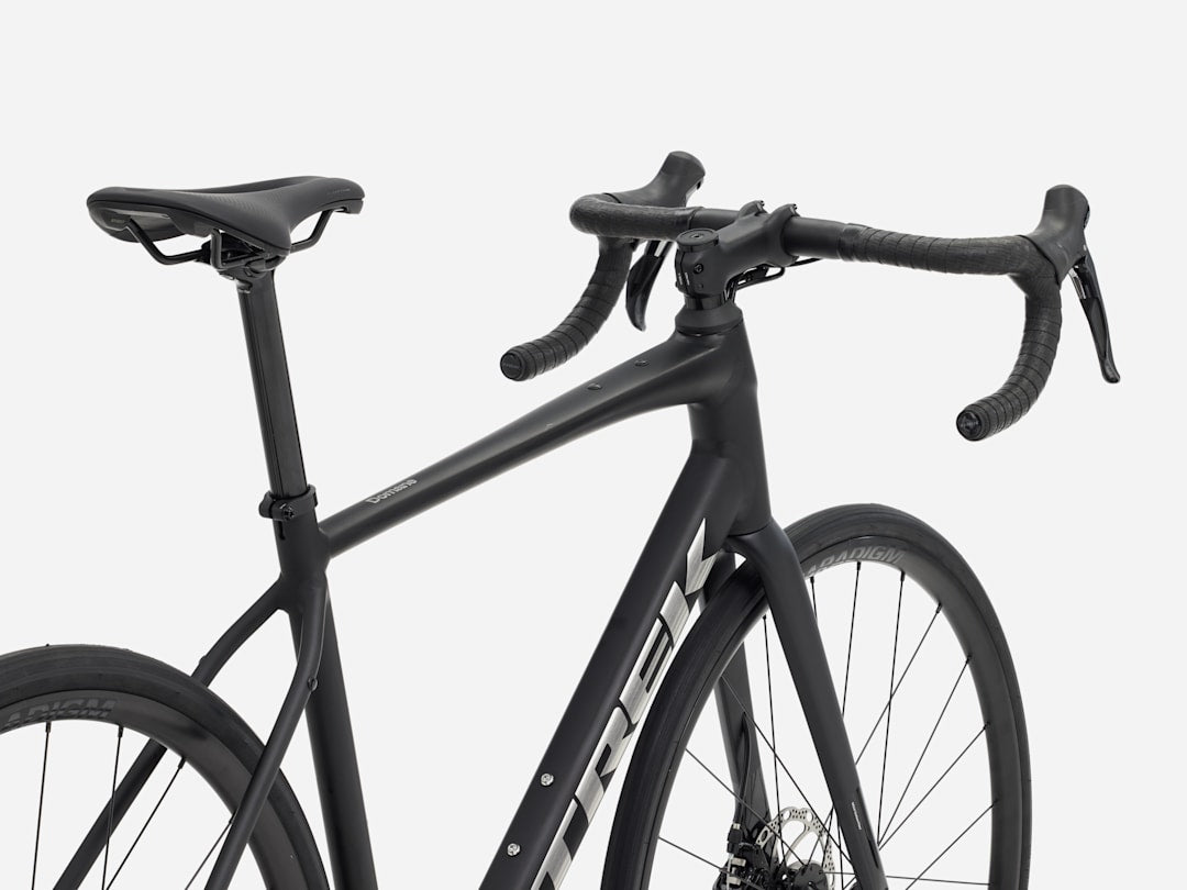 Trek Domane AL 2 Gen 4 2027, cockpit