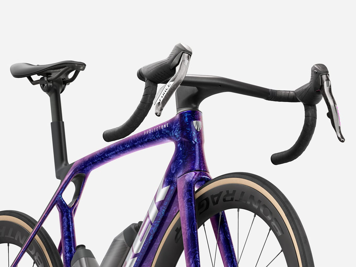 Vélo de route Trek Madone SLR 7 AXS Gen 8, trois-quarts arrière