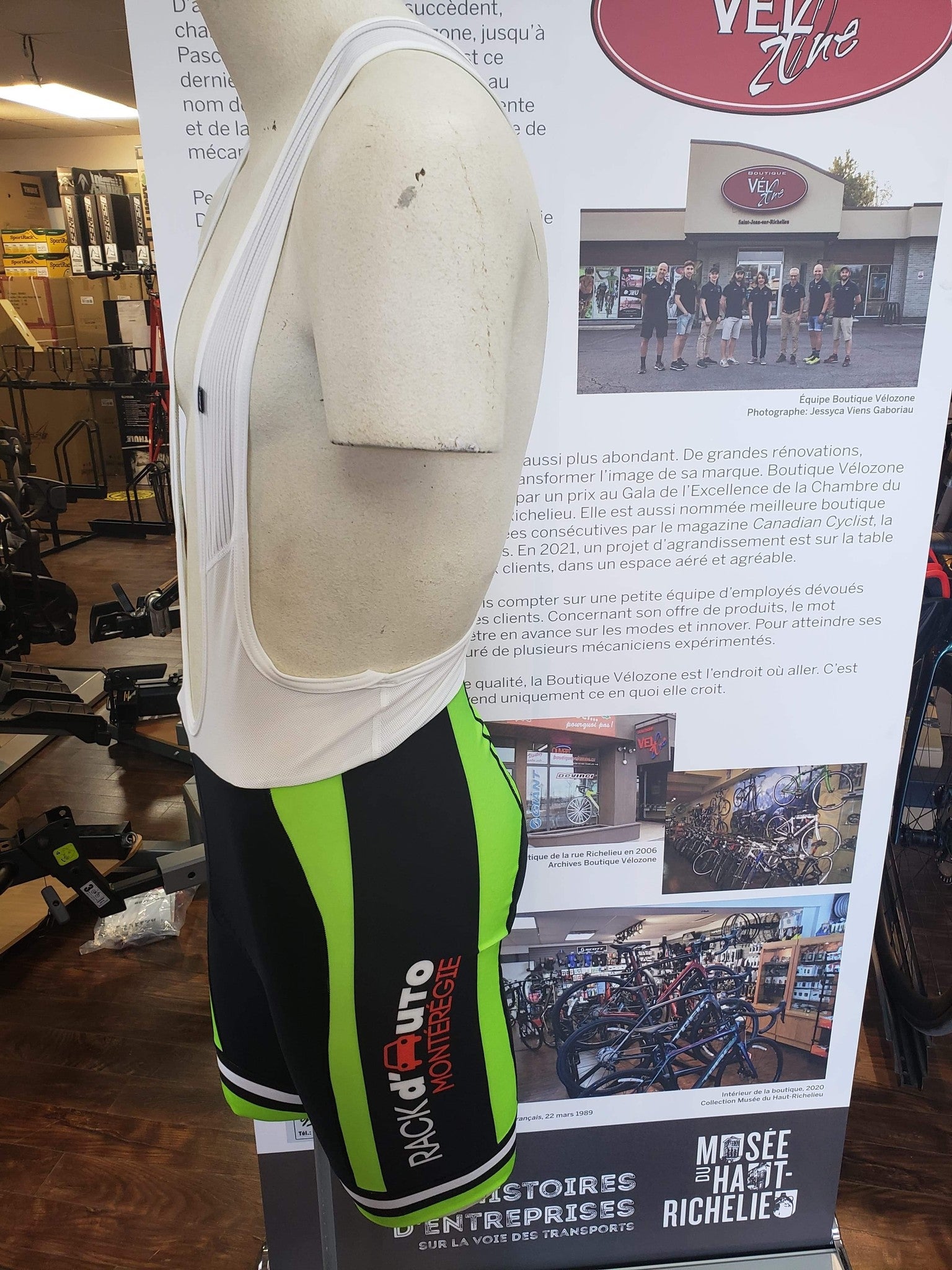 Cuissard à bretelles Vélozone, vue de profil
