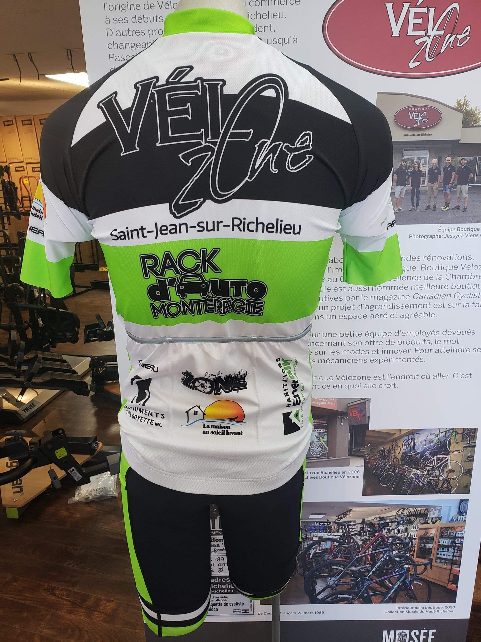 Maillot Équipe Premium Vélozone, vue de profil